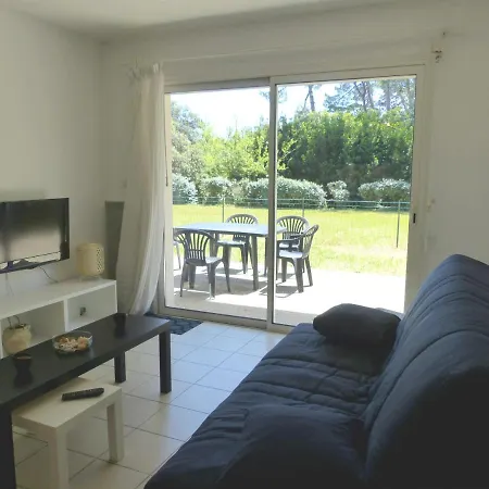 Appartamento Entre Centre Et Plages -appt De 50m2 En Rez De Jardin Pour 4 Personnes